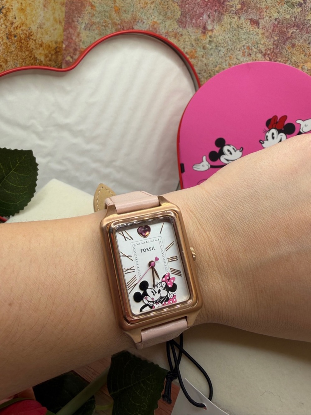 Limited Disney x Fossil Rose Gold Minnie Mouse Watch 25 of 1414 made - Picture 11 of 11